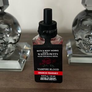 NWT Bath & Body Works Vampire Blood Wallflower Fragrance Refill (1)